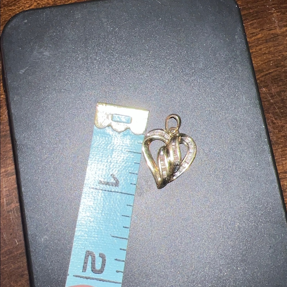 10kt GTR diamond heart pendant